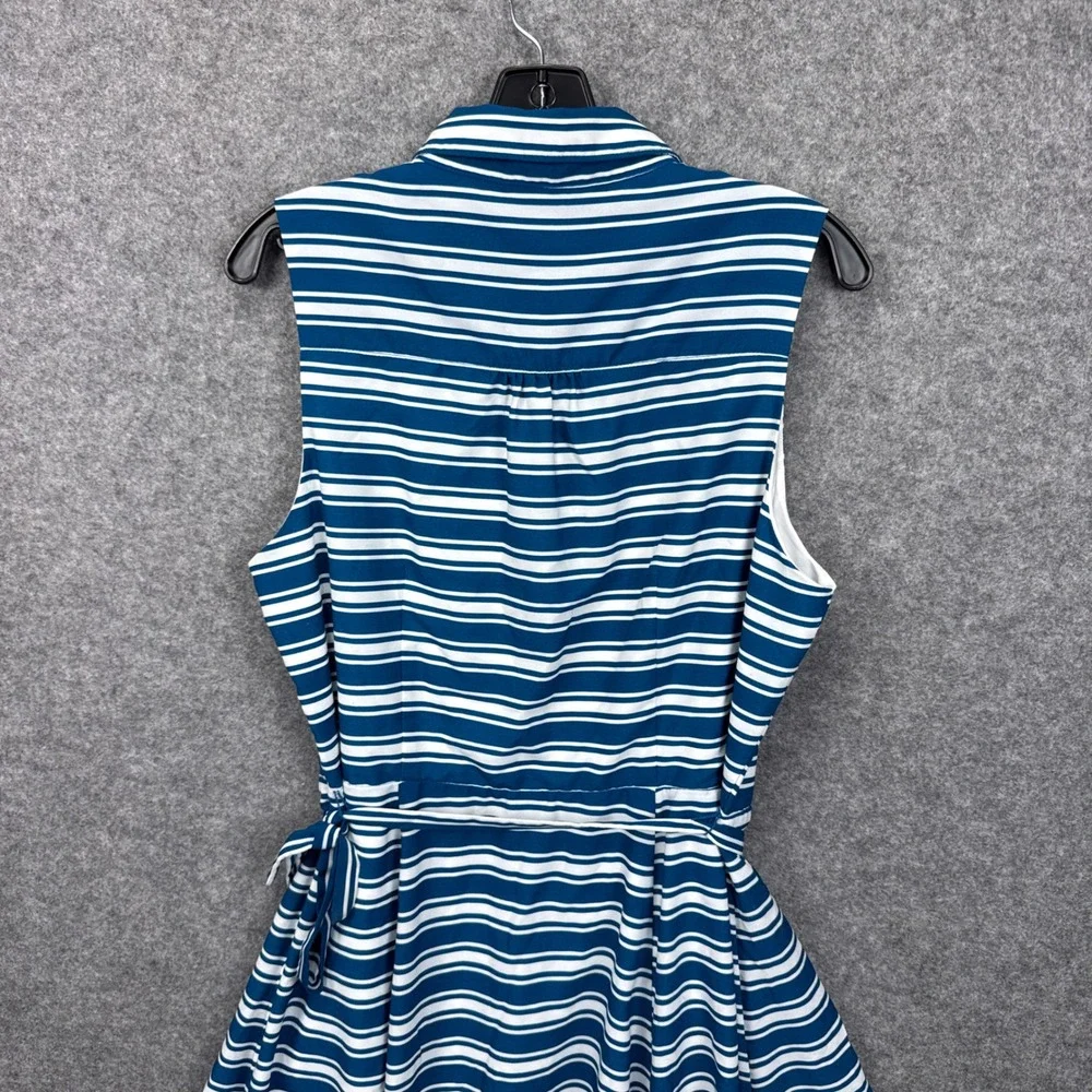 Banana Republic sleeveless shirt
